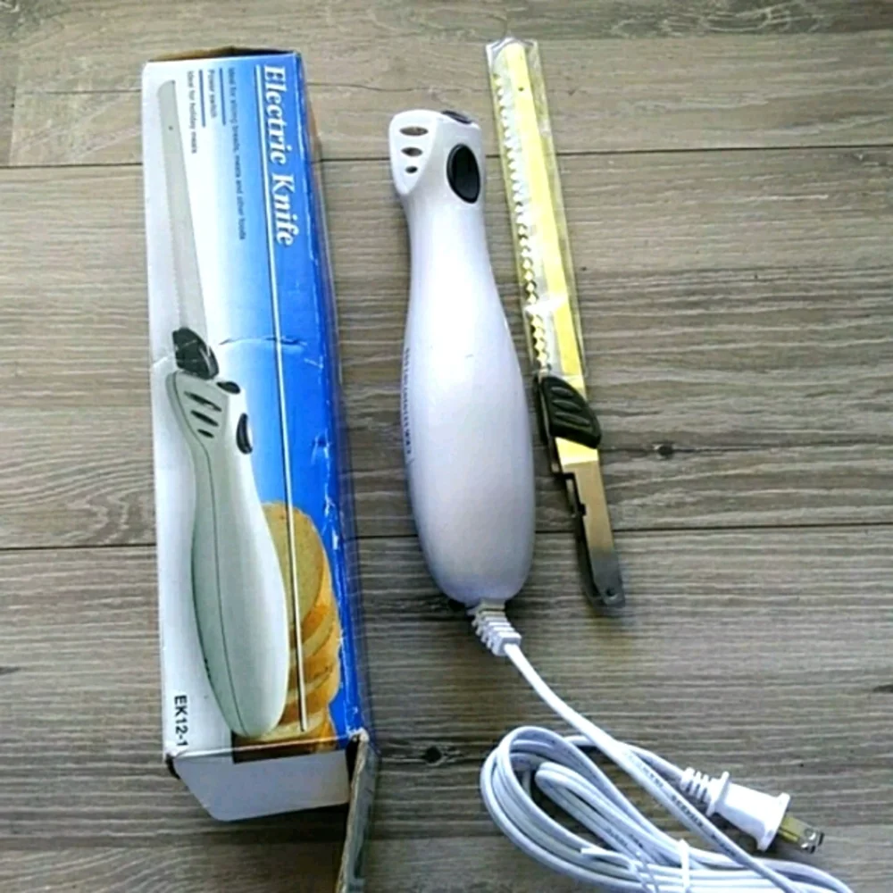 NWB Electric knife white